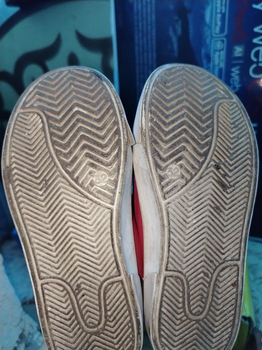 Продается уни кеды