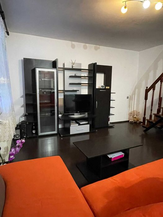 Inchiriez apartament 3 camere , zona Cedonia