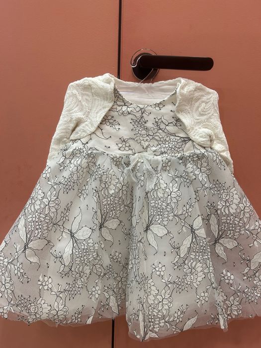 Детское нарядное платье на 12-18 мес