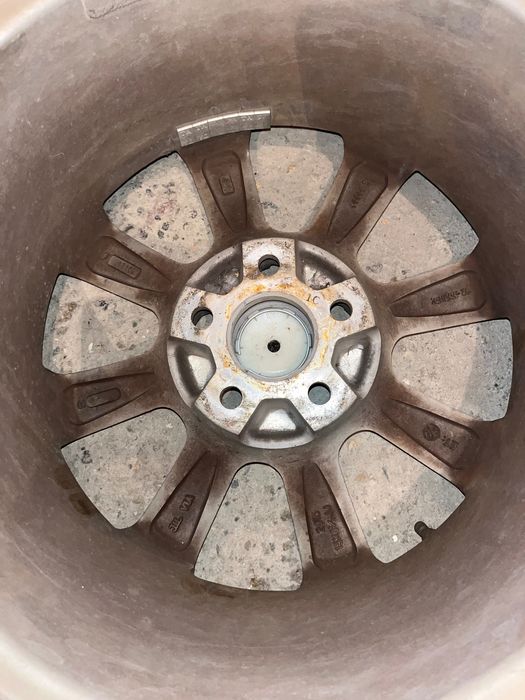 джанти с гуми 195/60 R15 за ТОЙОТА AVENSIS 2001 COMBI