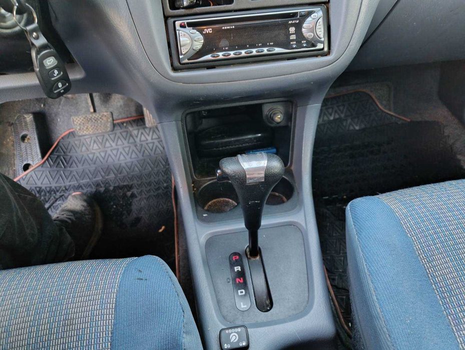 Продавам Honda HR-V