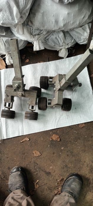 Продавам опори за колесар с 4бр.ролки и конзоли