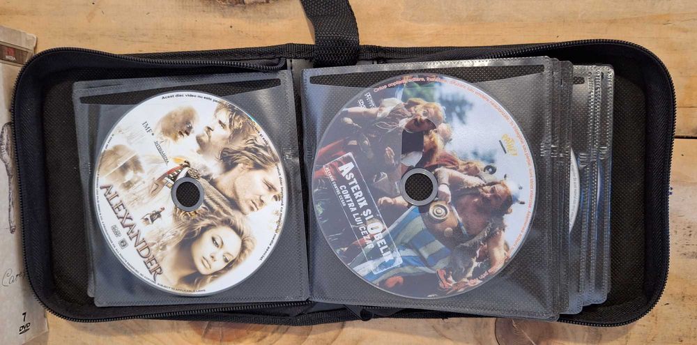 Particular! Geanta suport DVD-uri cu Filme de colectie (36 DVD-uri)