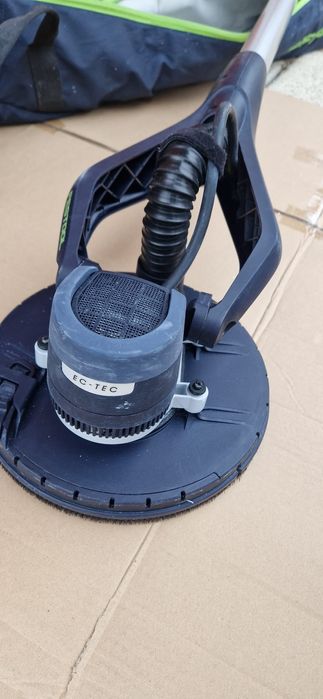 Festool girafa pereti
