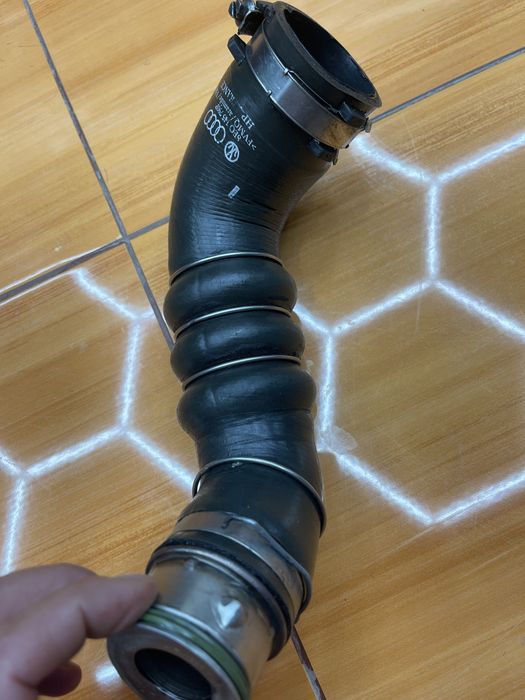 Furtun Original Interculer Audi 150 lei