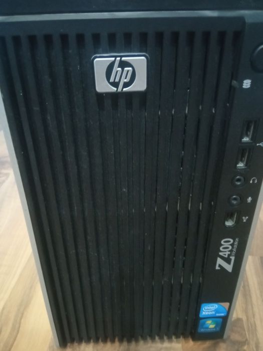 PC complet WorkStation HP Z400 + monitor 21 inchi