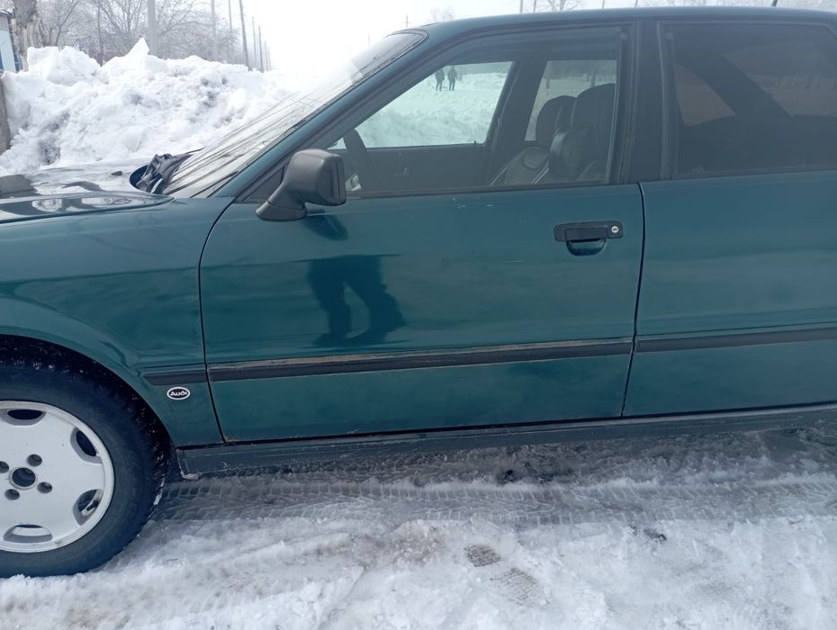 Автомобиль  Ауди 80Б 4
