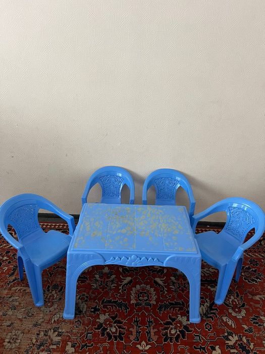 Bolalar stol stuli sotiladi