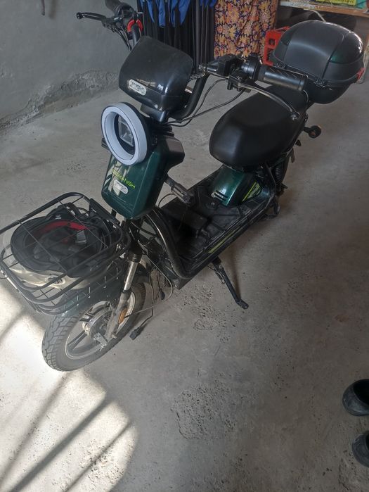 Elektron skuter sotiladi