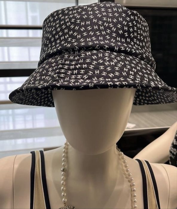 шапка Chanel 2026