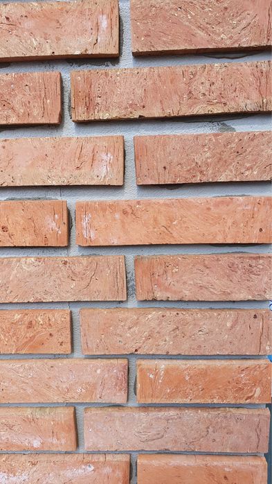 Caramida aparenta feliata (miezul cărămizii) 100% argila arsa