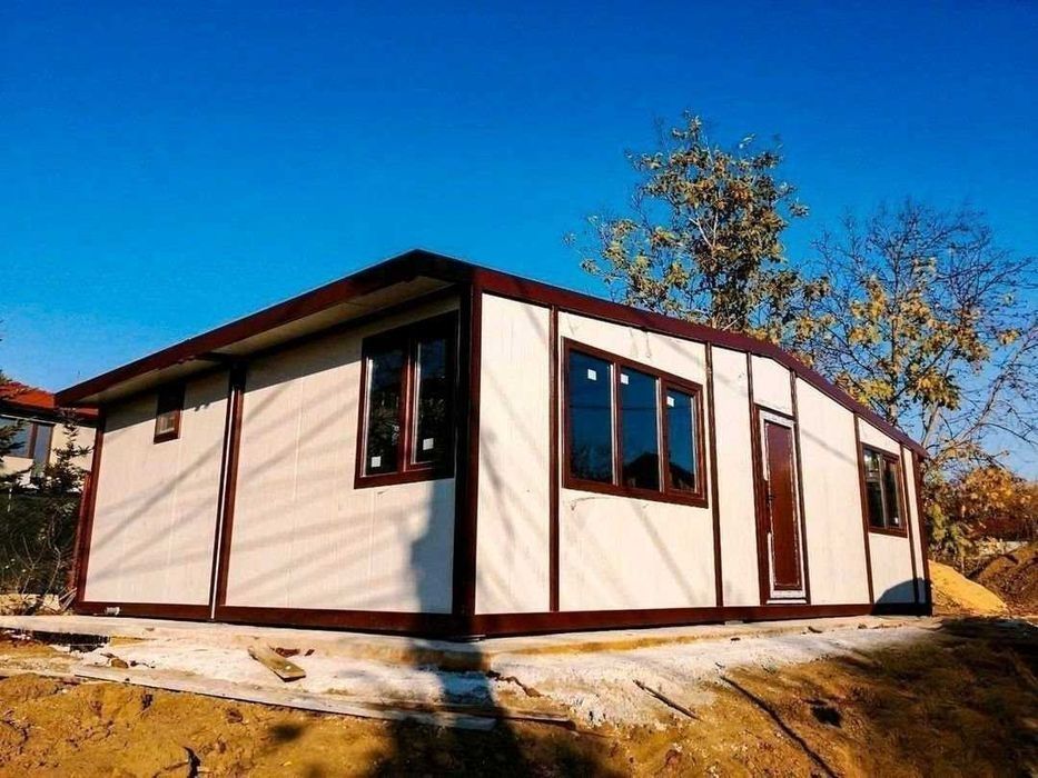 Vand case metalice din panouri sandwich 8x 10.5m