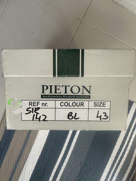 Pantofi de piele Marimea 43 (pieton)