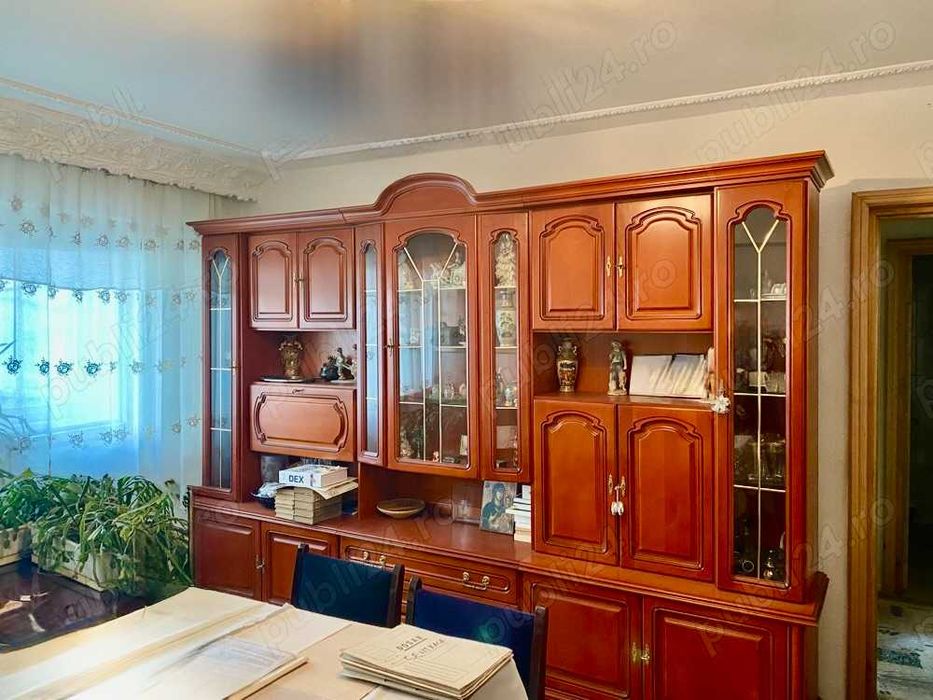 Vând apartament 3 camere - Plantelor - foarte spatios si luminos