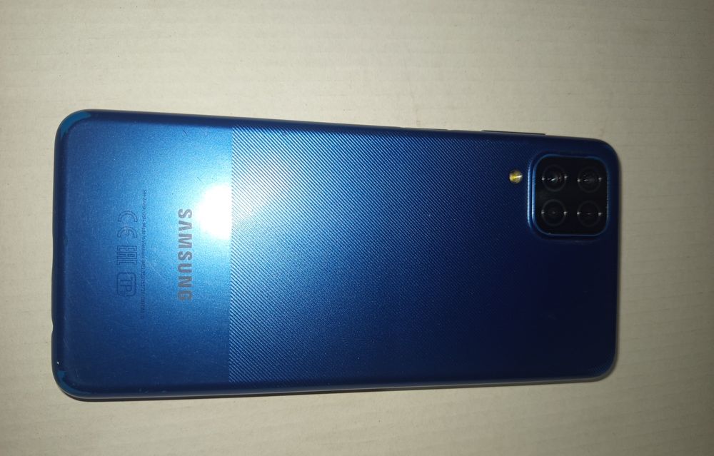 Самсунг а12 продам