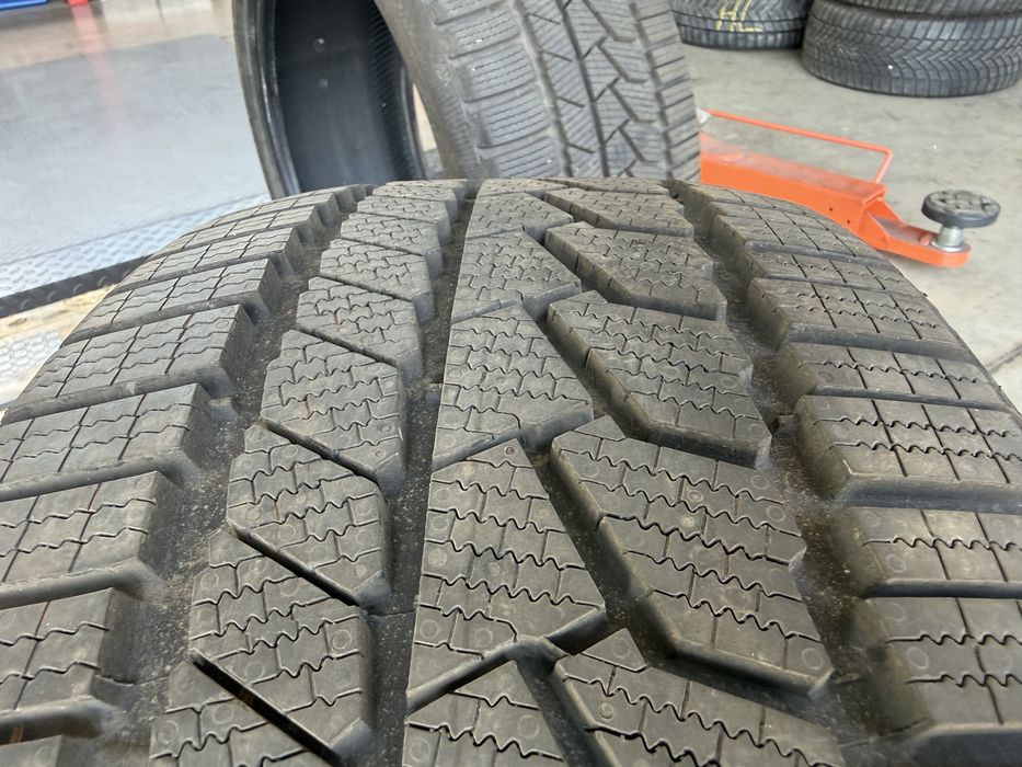 4бр. ПОЧТИ ЧИСТО НОВИ Зимни Гуми С Борд 245/35R/20W,XL -CONTINENTAL- DOT:2423 - 8.4мм.+8.0мм.