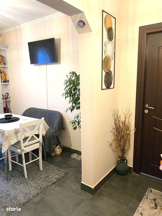 Apartament 3 camere dec. 72 mp, mobilat, 2 boxe, CT, et. intermediar