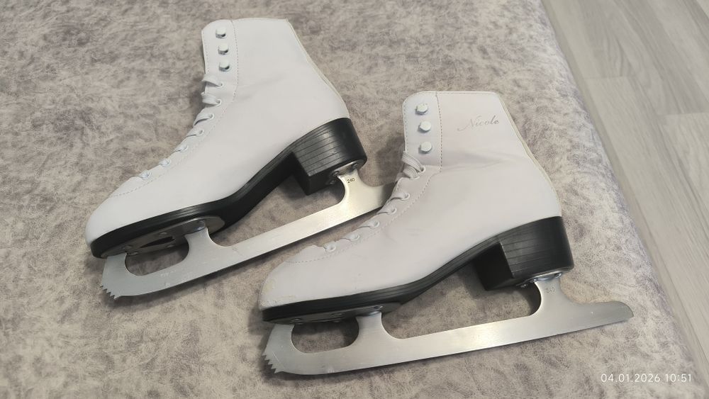 Фигурные коньки Nicole 39 размер