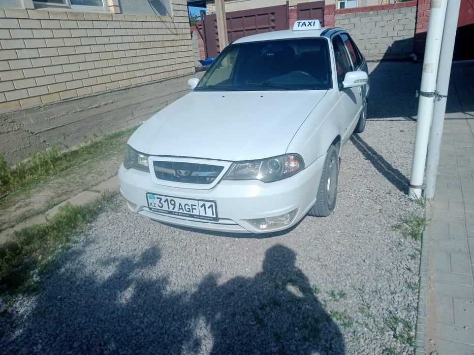 Продам автомобиль ДЭУ Нексия 2013