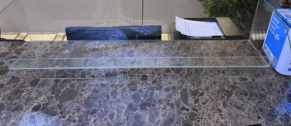 Стеклянная витрина