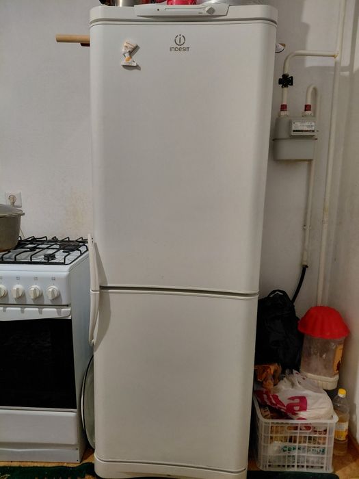 Холодильник марки Indesit
