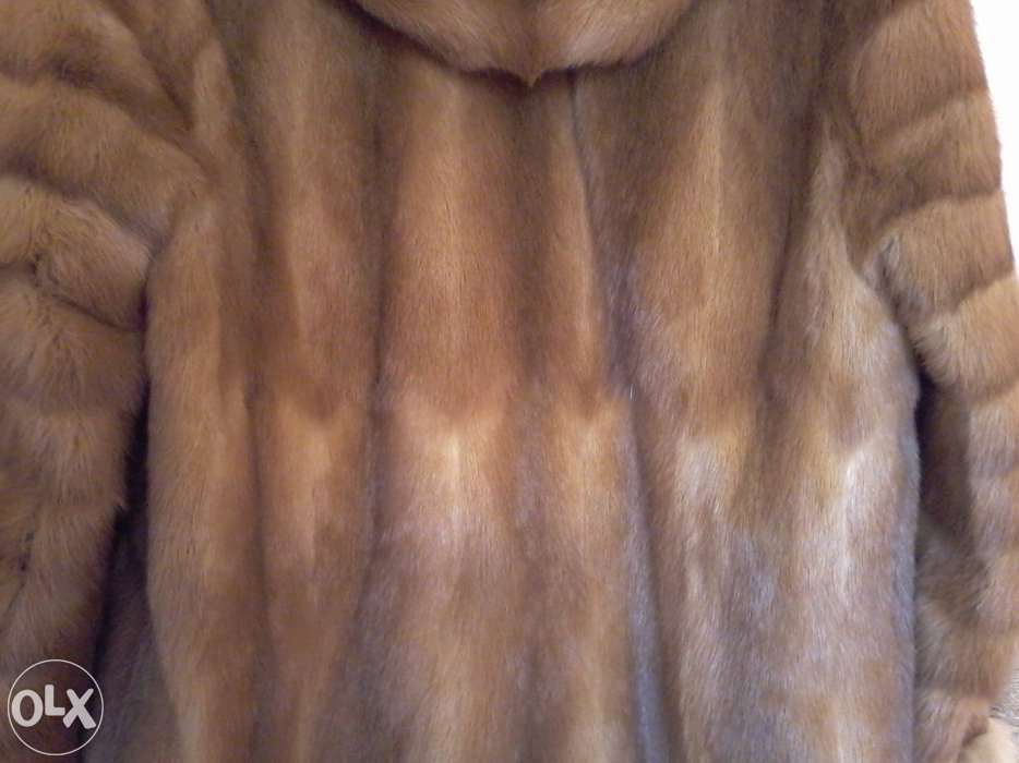 OFERTA !Haina nurca ( vizon )cu garnitura vulpe polara