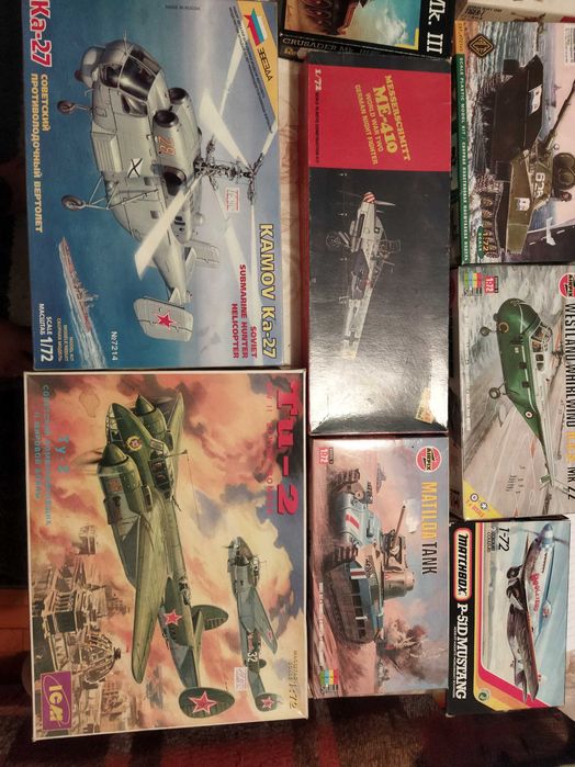 Продавам модели на танкове и самолети в М 1:72