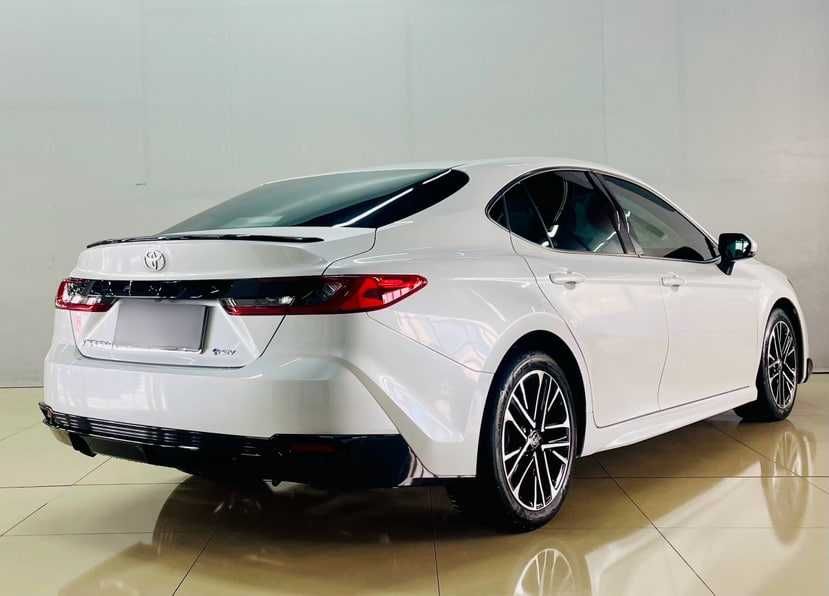 Toyota Camry 2026 Model Dual-Engine 2.0HSE Sport Lite Edition