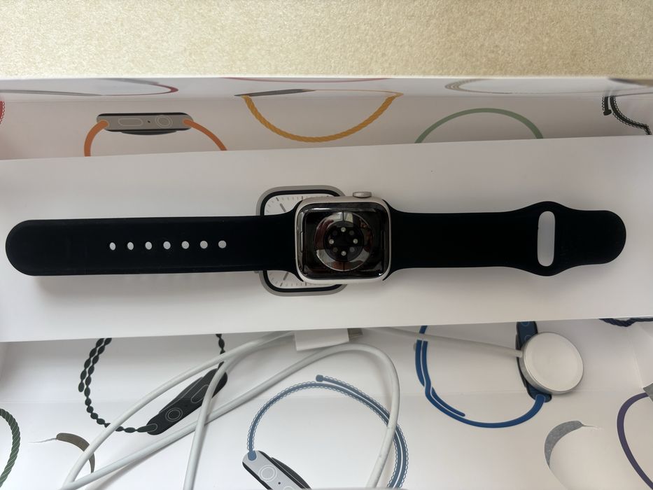 Apple Watch Series 7 GPS 41 mm Starlight cu cutie + încărcător