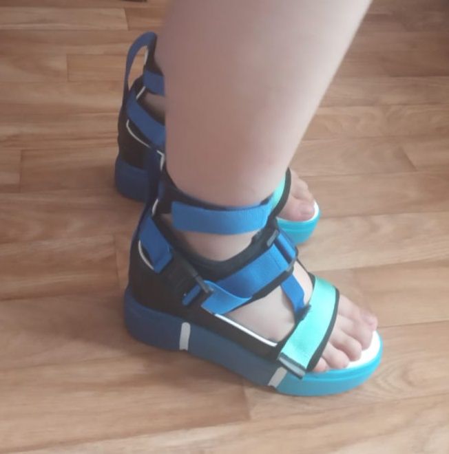 Продам босоножки женские