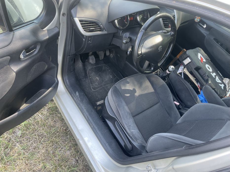 Dezmembrez peugeot 207 1.6 hdi 90 /109 cp