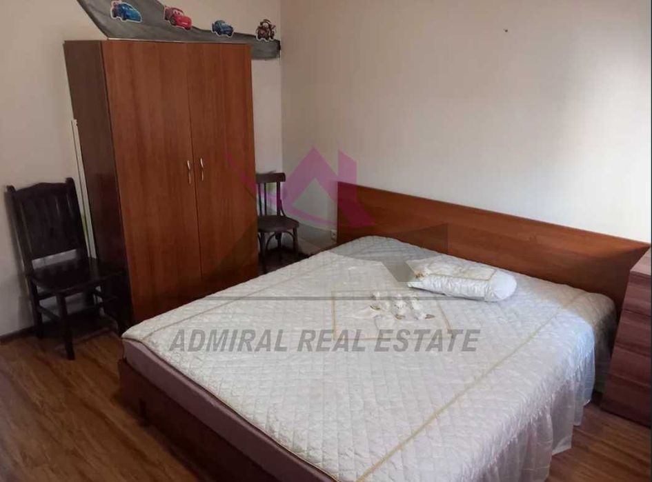 ТРИ отделни стаи -Възраждане 1