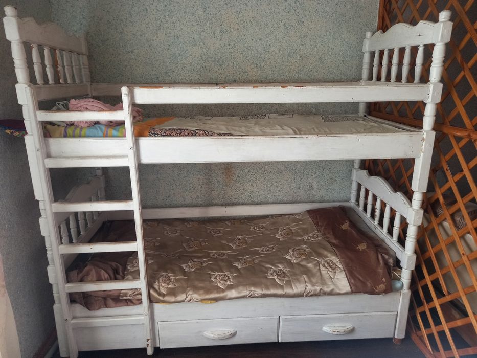 Продам Кровать 2 яруса