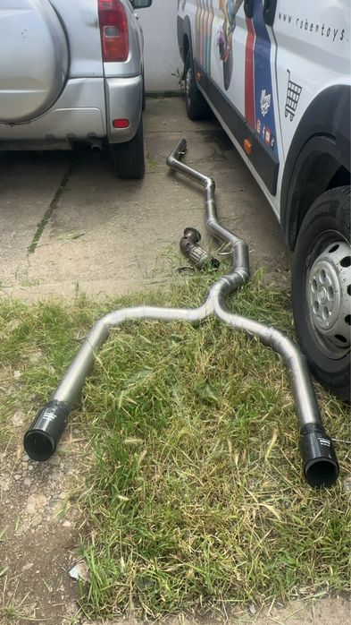 Evacuare completă BMW E90/E91 330d – Inox 76 mm + Downpipe + Tips Akrapovic Carbon