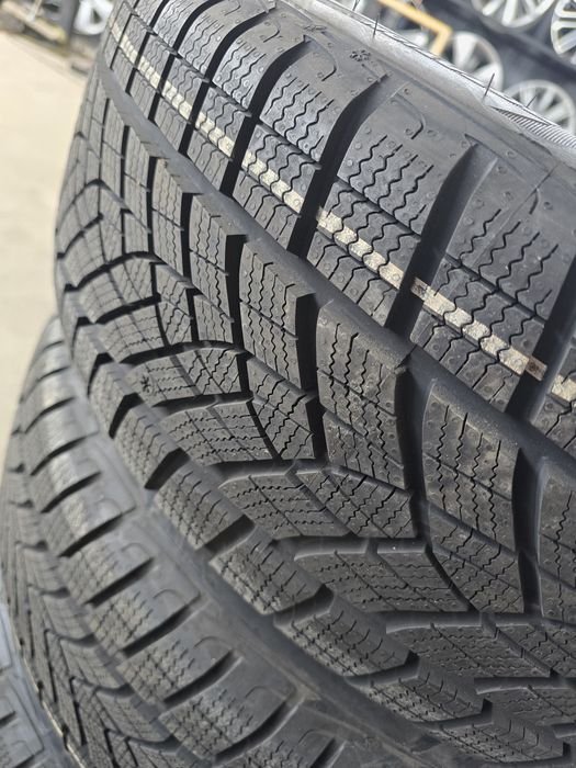 4 Броя 215/55/18 Goodyear