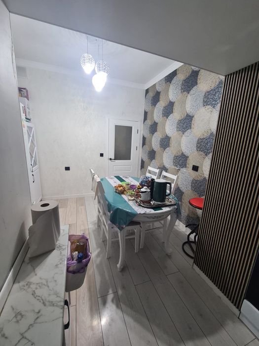 Продам 4 комнатную квартиру