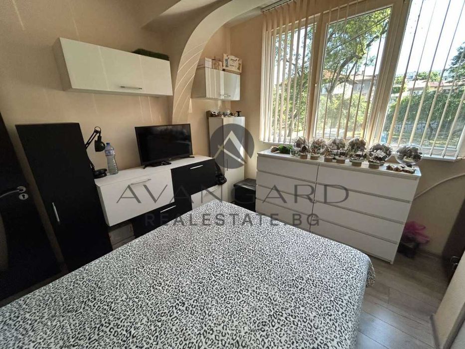 Продава се Тристаен апартамент в Пловдив, Кючук Париж - 60 кв.м за 2380 €/кв.м - Снимка #2