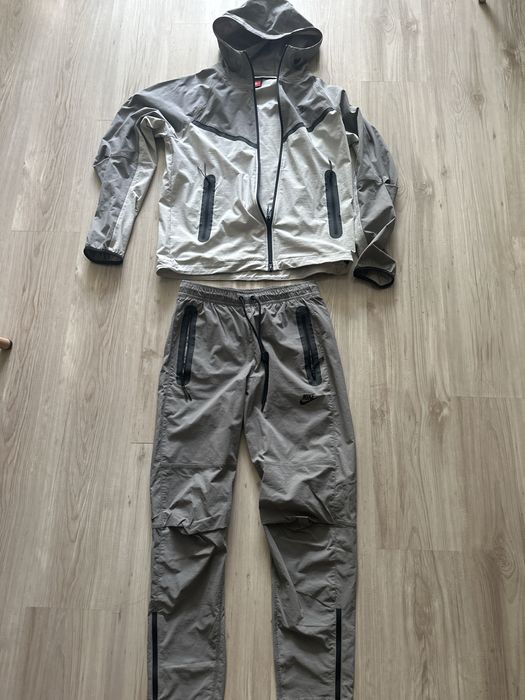 Nike Tech екип чисто нов