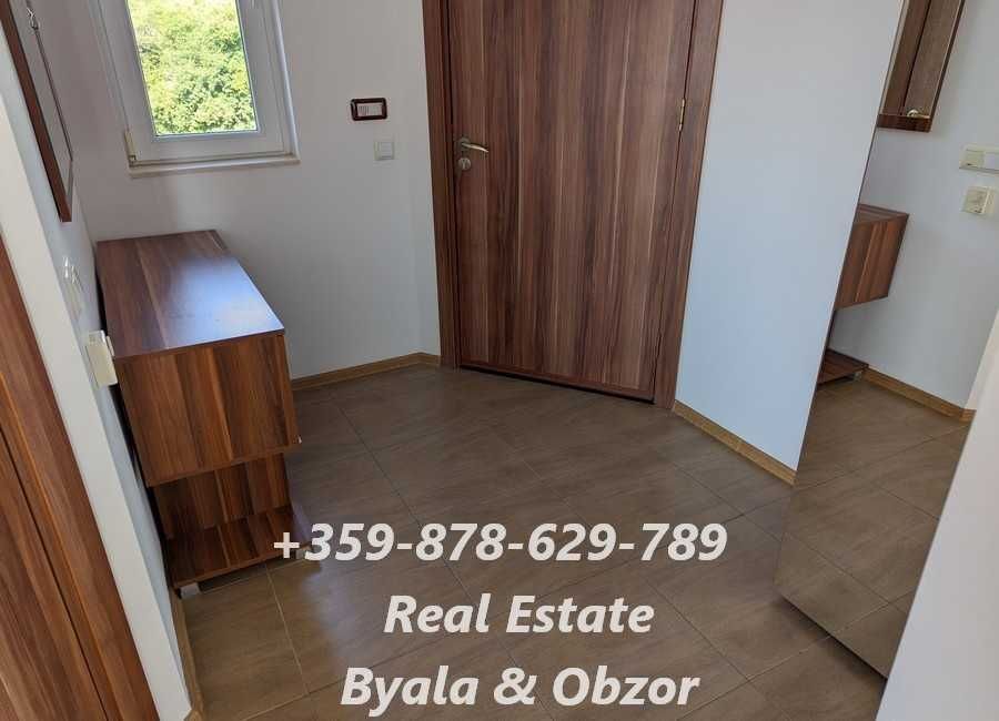 Двустаен апртамент с морска панорана на 100 метра от плажа