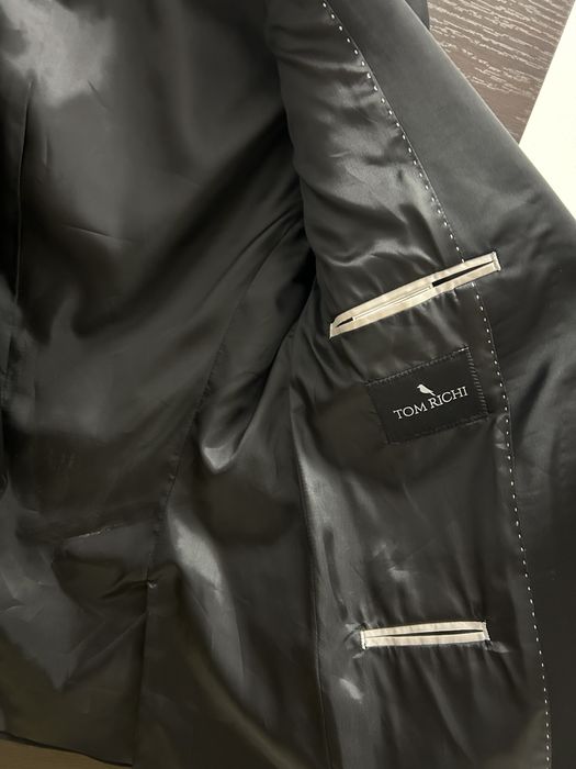Costum negru mire