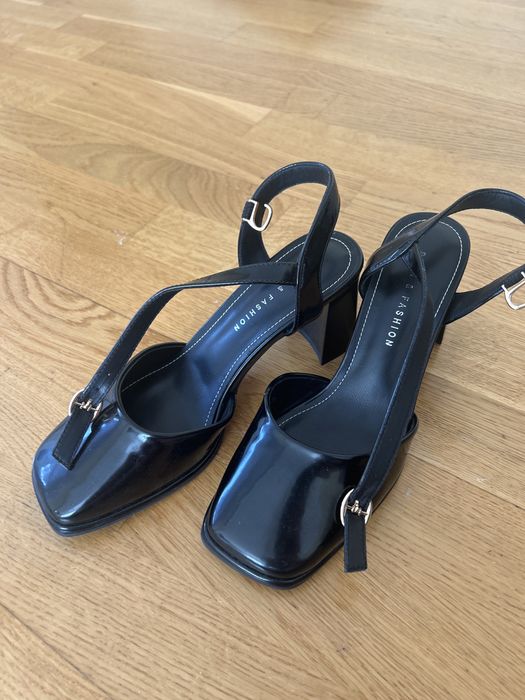 Босоножки женские