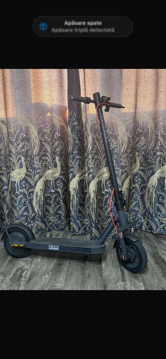 Vând trotinetă electrica Xiaomi în stare perfecă de funcționare. Cumpărată de trei săptămâni . Garanție doi ani
