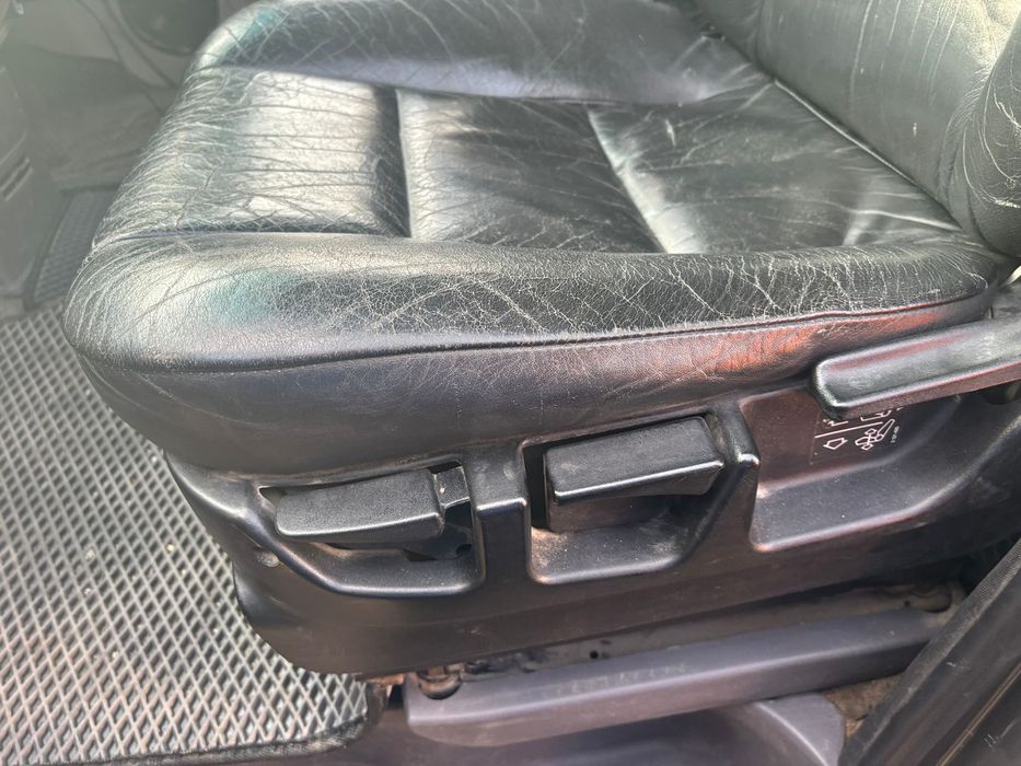 Сиденья БМВ е34 кожаные