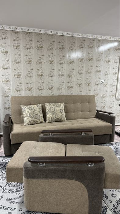 Диван с креслом