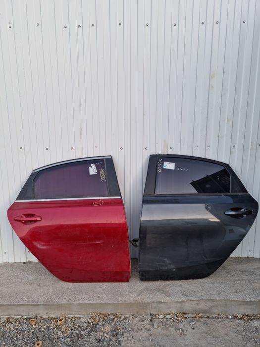 Задняя левая, правая дверь cerato 4