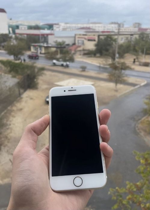 Продается Айфон 7