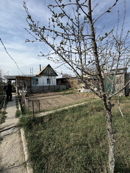 Срочно продам дачу по 4 маршруту .12 сот.