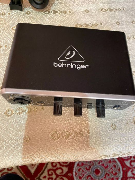 Микрофон: AKG P120