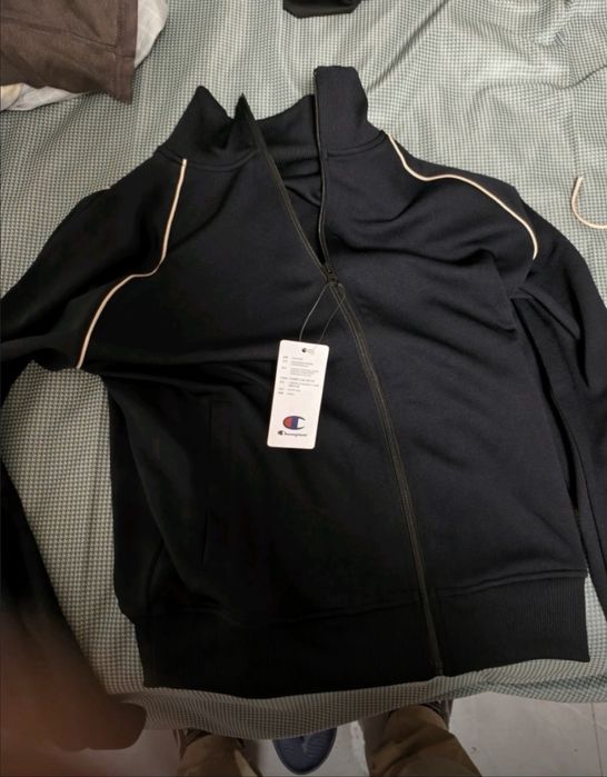 Продам толстовка Champion оригинал