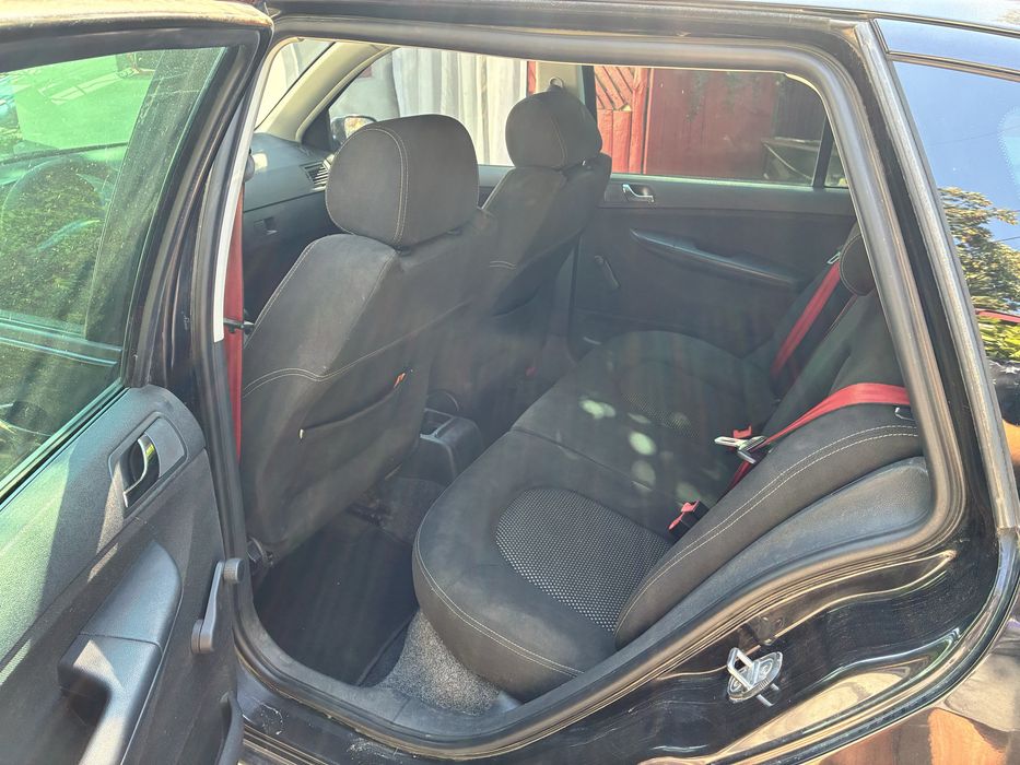 Skoda Fabia 1 | 1.4 benzina 16v | An 2006 | 318.000 km |